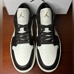 New! Unisex, Brown White And Gold Nike Air Jordon 1 Sneakers